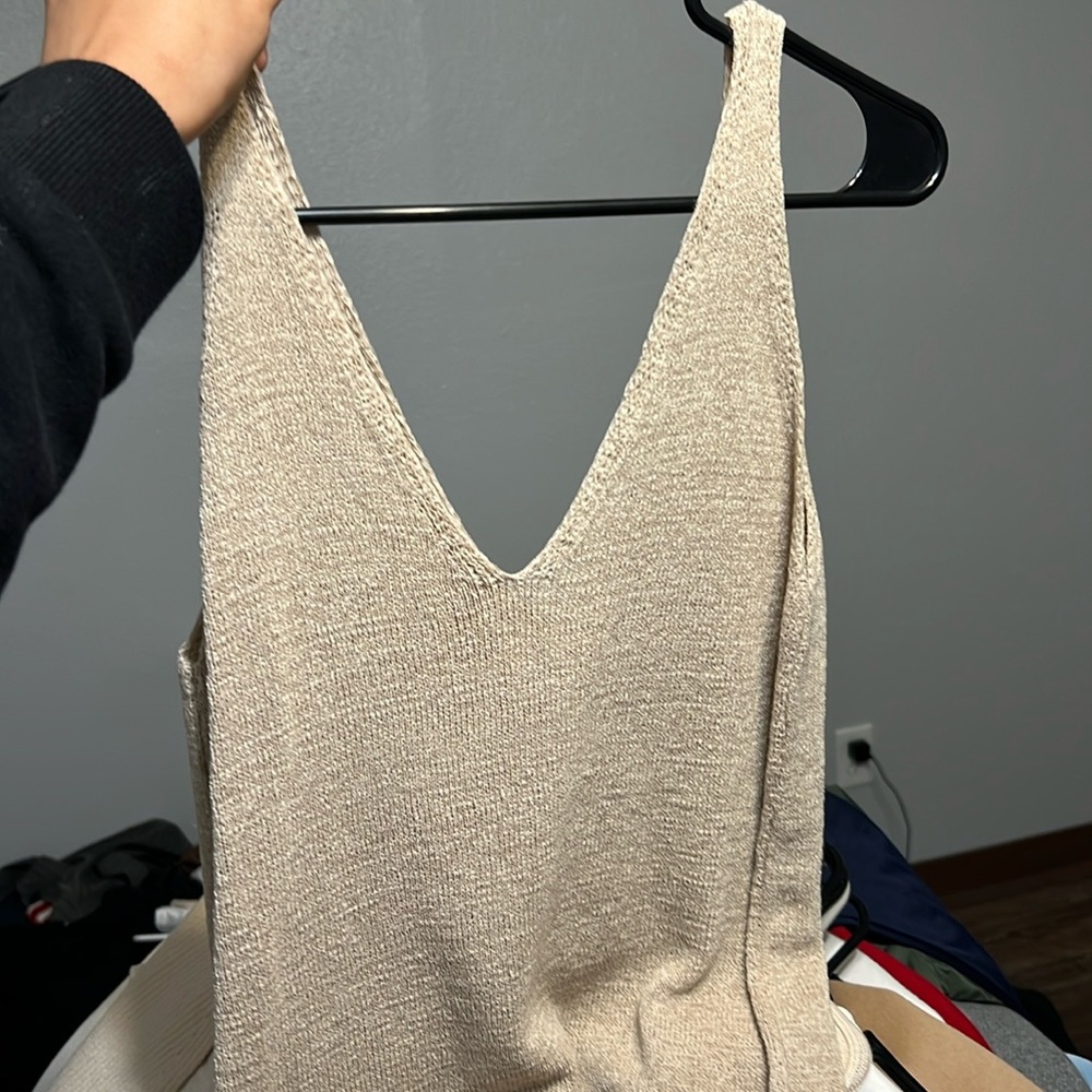 Deep v top